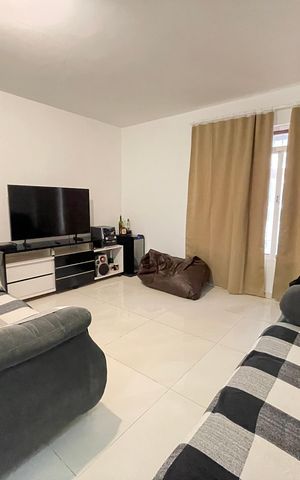 Casa à venda com 132m², 4 quartos e 2 vagasSala