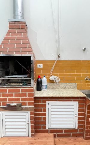 Casa à venda com 132m², 4 quartos e 2 vagasQuintal/Churrasqueira
