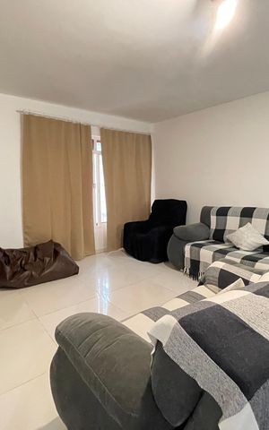 Casa à venda com 132m², 4 quartos e 2 vagasSala
