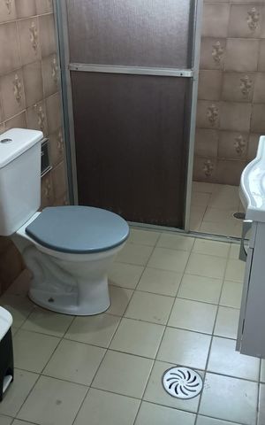 Casa para alugar com 120m², 2 quartos e sem vaga Casa para alugar com 120m², 2 quartos e sem vagaBanheiro