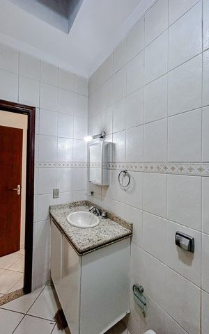 Casa para alugar com 158m², 3 quartos e 3 vagasBanheiro da Suíte