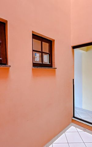 Casa para alugar com 158m², 3 quartos e 3 vagasÁrea externa