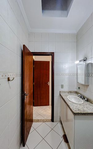 Casa para alugar com 158m², 3 quartos e 3 vagasBanheiro da Suíte