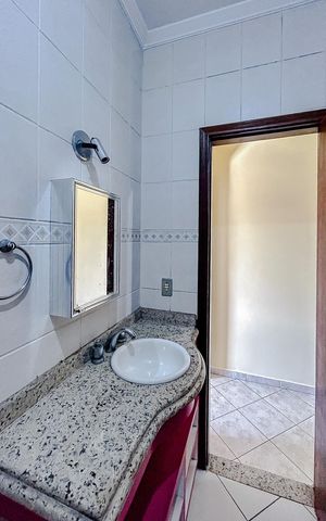 Casa para alugar com 158m², 3 quartos e 3 vagasBanheiro