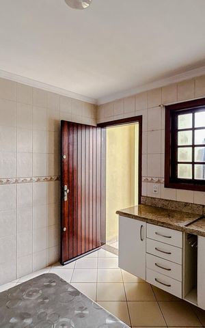 Casa para alugar com 158m², 3 quartos e 3 vagasCozinha