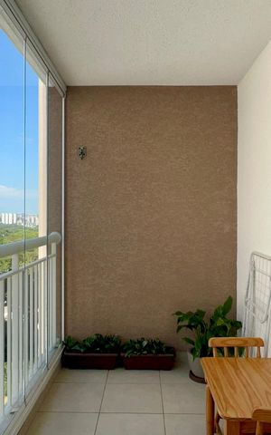 Apartamento à venda com 60m², 2 quartos e 2 vagas Apartamento à venda com 60m², 2 quartos e 2 vagasVaranda