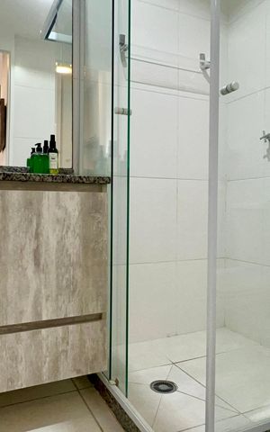 Apartamento à venda com 60m², 2 quartos e 2 vagas Apartamento à venda com 60m², 2 quartos e 2 vagasBanheiro