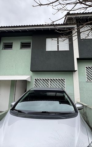 Casa de condomínio à venda com 65m², 2 quartos e 2 vagasFechada