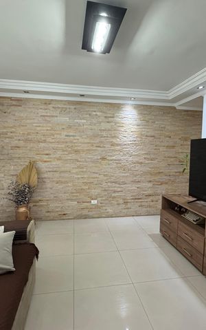 Casa de condomínio à venda com 65m², 2 quartos e 2 vagasSala