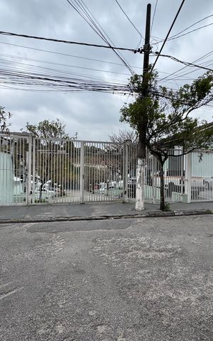 Casa de condomínio à venda com 65m², 2 quartos e 2 vagasFachada com PLACA GRANDE