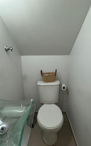 Casa de condomínio à venda com 65m², 2 quartos e 2 vagasLavabo