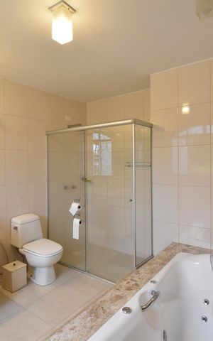 Casa para alugar com 650m², 5 quartos e 5 vagasBanheiro da Suíte