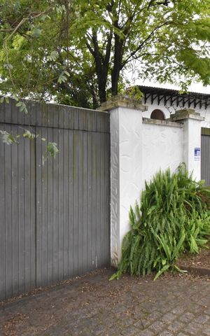 Casa para alugar com 650m², 5 quartos e 5 vagasFachada