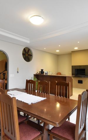 Casa para alugar com 650m², 5 quartos e 5 vagasÁrea gourmet