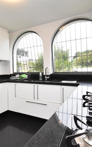 Casa para alugar com 650m², 5 quartos e 5 vagasCozinha