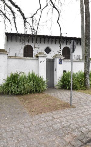 Casa para alugar com 650m², 5 quartos e 5 vagasFachada