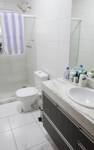 Casa de condomínio à venda com 232m², 4 quartos e 3 vagasBanheiro da Suíte 1