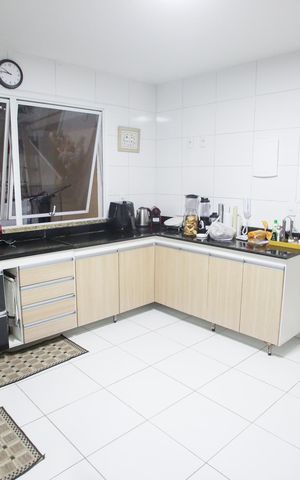 Casa de condomínio à venda com 232m², 4 quartos e 3 vagasCozinha
