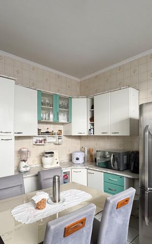 Casa à venda com 185m², 3 quartos e 2 vagas Casa à venda com 185m², 3 quartos e 2 vagasCozinha