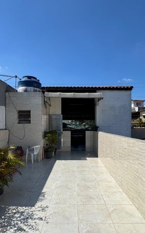 Casa à venda com 185m², 3 quartos e 2 vagas Casa à venda com 185m², 3 quartos e 2 vagasVaranda