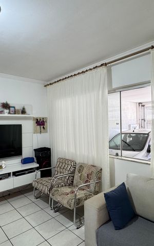 Casa à venda com 185m², 3 quartos e 2 vagas Casa à venda com 185m², 3 quartos e 2 vagasSala
