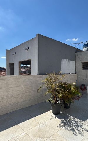 Casa à venda com 185m², 3 quartos e 2 vagas Casa à venda com 185m², 3 quartos e 2 vagasVaranda