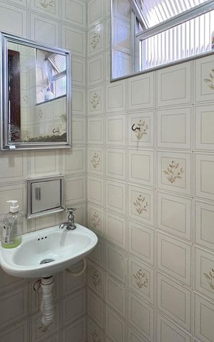 Casa à venda com 185m², 3 quartos e 2 vagas Casa à venda com 185m², 3 quartos e 2 vagasLavabo