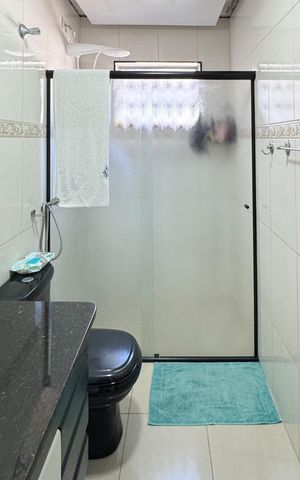 Casa à venda com 185m², 3 quartos e 2 vagas Casa à venda com 185m², 3 quartos e 2 vagasBanheiro Social
