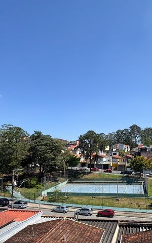 Casa à venda com 185m², 3 quartos e 2 vagas Casa à venda com 185m², 3 quartos e 2 vagasVaranda