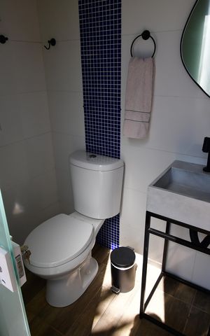 Casa de condomínio para alugar com 180m², 3 quartos e 3 vagasBanheiro