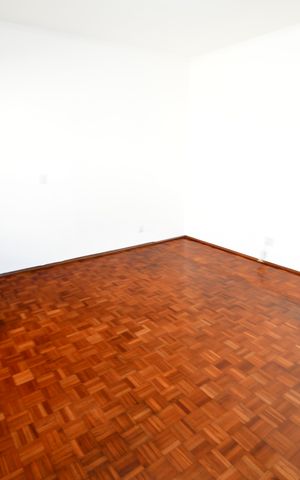 Casa para alugar com 200m², 4 quartos e 3 vagasSala