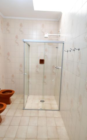 Casa para alugar com 200m², 4 quartos e 3 vagasBanheiro Social
