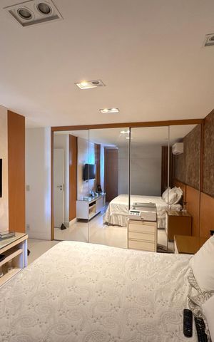 Apartamento à venda com 364m², 4 quartos e 3 vagas Apartamento à venda com 364m², 4 quartos e 3 vagasSuíte 2