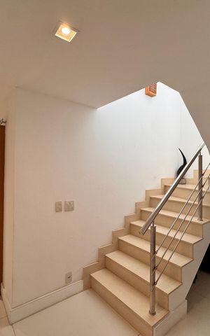 Apartamento à venda com 364m², 4 quartos e 3 vagas Apartamento à venda com 364m², 4 quartos e 3 vagasHall Dormitórios