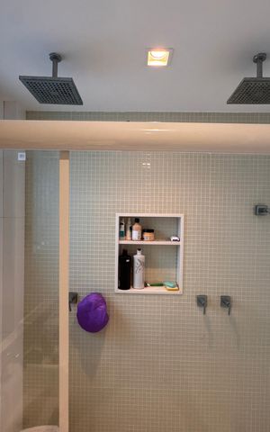 Apartamento à venda com 364m², 4 quartos e 3 vagas Apartamento à venda com 364m², 4 quartos e 3 vagasBanheiro da Suíte 2