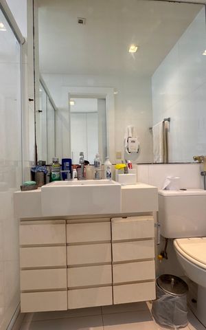 Apartamento à venda com 364m², 4 quartos e 3 vagas Apartamento à venda com 364m², 4 quartos e 3 vagasBanheiro da Suíte 3