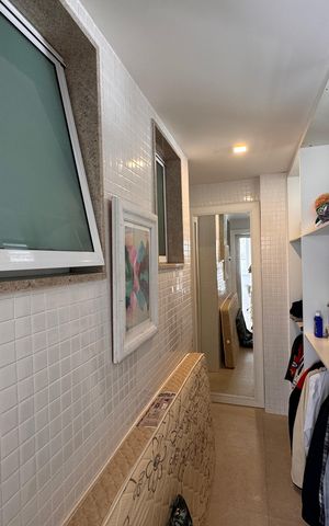 Apartamento à venda com 364m², 4 quartos e 3 vagas Apartamento à venda com 364m², 4 quartos e 3 vagasÁrea de Serviço