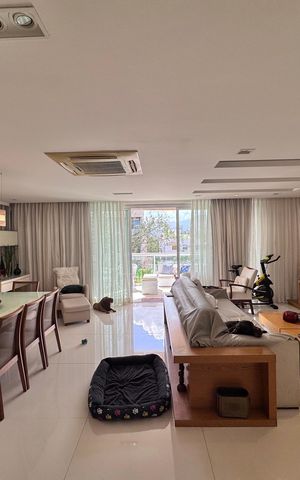 Apartamento à venda com 364m², 4 quartos e 3 vagas Apartamento à venda com 364m², 4 quartos e 3 vagasSala