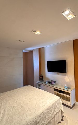 Apartamento à venda com 364m², 4 quartos e 3 vagas Apartamento à venda com 364m², 4 quartos e 3 vagasSuíte 2
