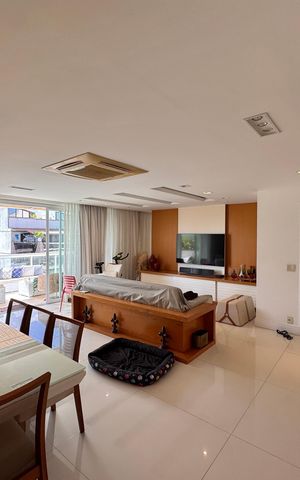 Apartamento à venda com 364m², 4 quartos e 3 vagas Apartamento à venda com 364m², 4 quartos e 3 vagasSala