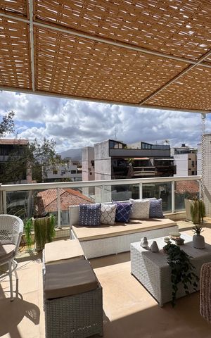 Apartamento à venda com 364m², 4 quartos e 3 vagas Apartamento à venda com 364m², 4 quartos e 3 vagasVaranda