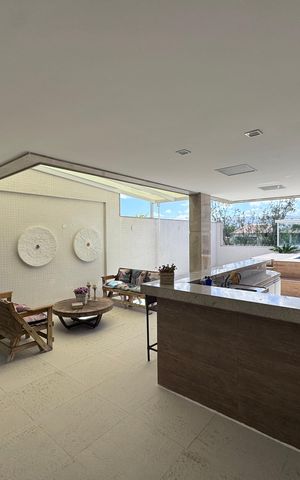 Apartamento à venda com 364m², 4 quartos e 3 vagas Apartamento à venda com 364m², 4 quartos e 3 vagasCobertura