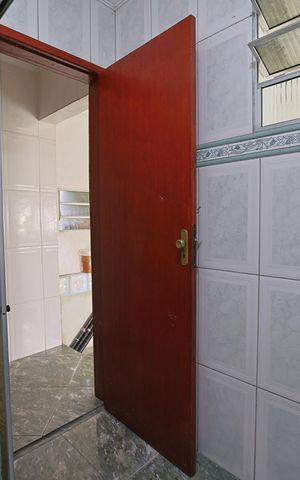 Casa à venda com 250m², 4 quartos e 2 vagasBanheiro 2