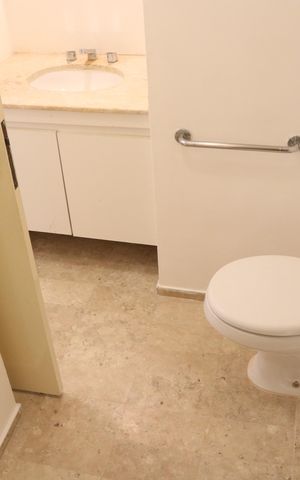 Apartamento à venda com 95m², 3 quartos e 1 vagaBanheiro social 2