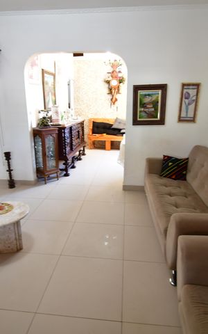 Casa à venda com 199m², 5 quartos e 3 vagasSala
