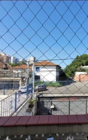 Casa à venda com 165m², 4 quartos e 2 vagas Casa à venda com 165m², 4 quartos e 2 vagasVaranda