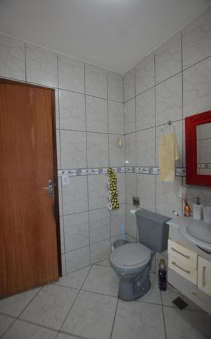 Casa à venda com 150m², 2 quartos e 1 vagaBanheiro 1