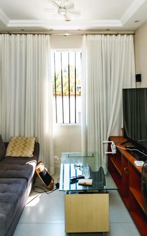 Casa à venda com 396m², 4 quartos e 2 vagasSala de TV