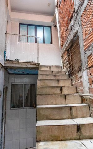Casa à venda com 70m², 2 quartos e sem vaga Casa à venda com 70m², 2 quartos e sem vagaEntrada Entrada
