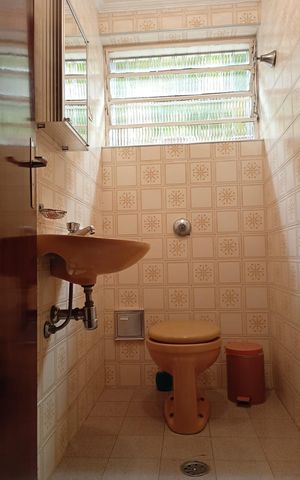 Casa à venda com 168m², 3 quartos e 2 vagas Casa à venda com 168m², 3 quartos e 2 vagasBanheiro